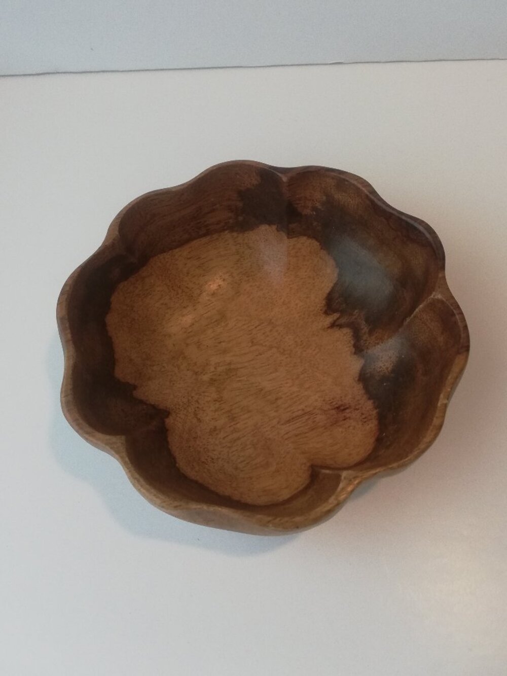 Genuine Hand-Carved Mango Wood Scalloped 6" Bowl